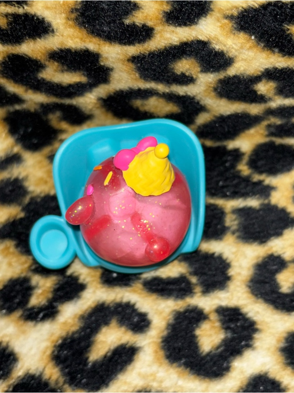 num noms cake bear (reserved listing) - Picture 4 of 4